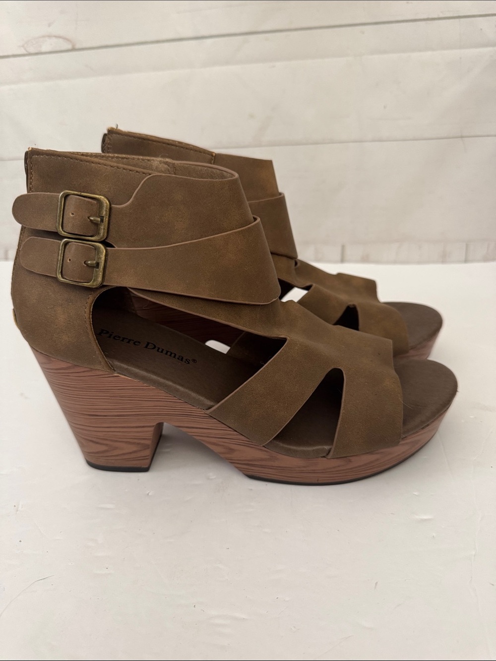 Pierre Dumas Sz 7.5 Taupe Brown Cutout Wedge Sandals with Double Buckle Zip Back